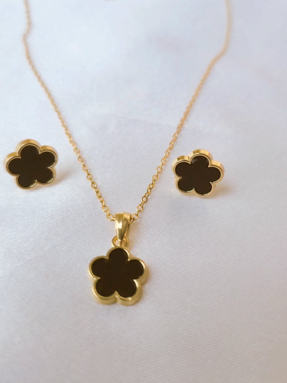 Gold Flower Pendant Necklace and Stud Earrings Set - Black Inlay